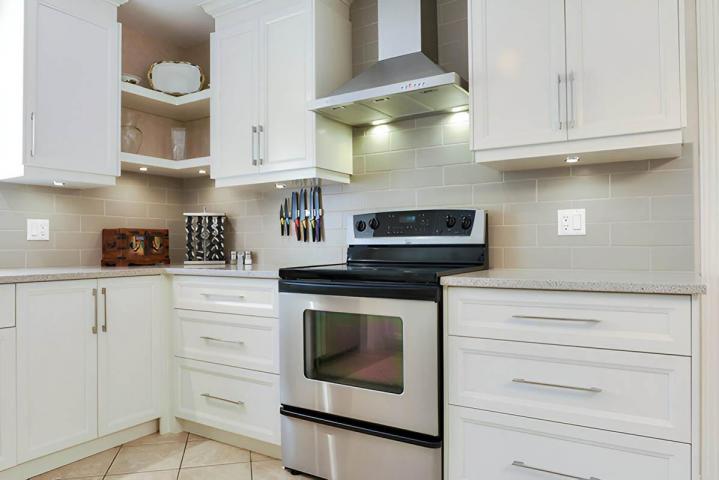 Furniture stripping and lacquering Montreal