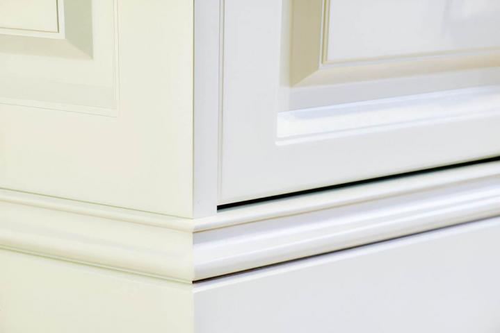 Furniture stripping and lacquering Montreal